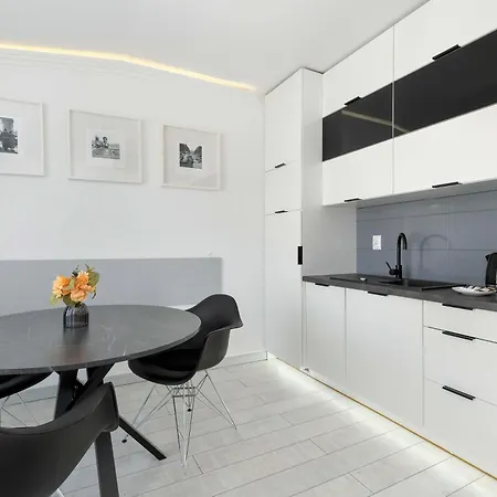 Spacious In For 8 People By Renters شقة