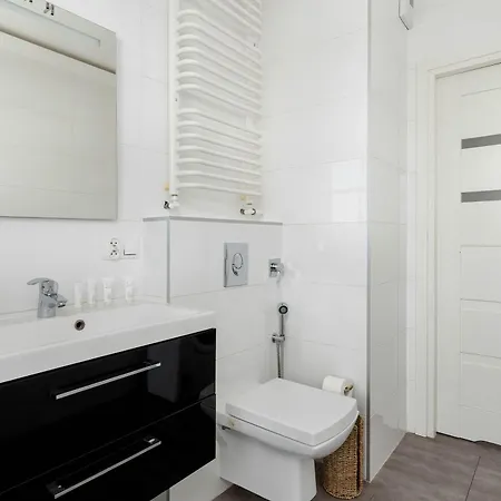 Spacious In For 8 People By Renters شقة *