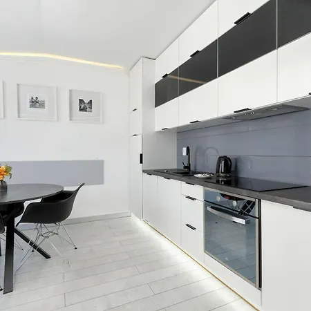 Spacious In For 8 People By Renters شقة سوبوت