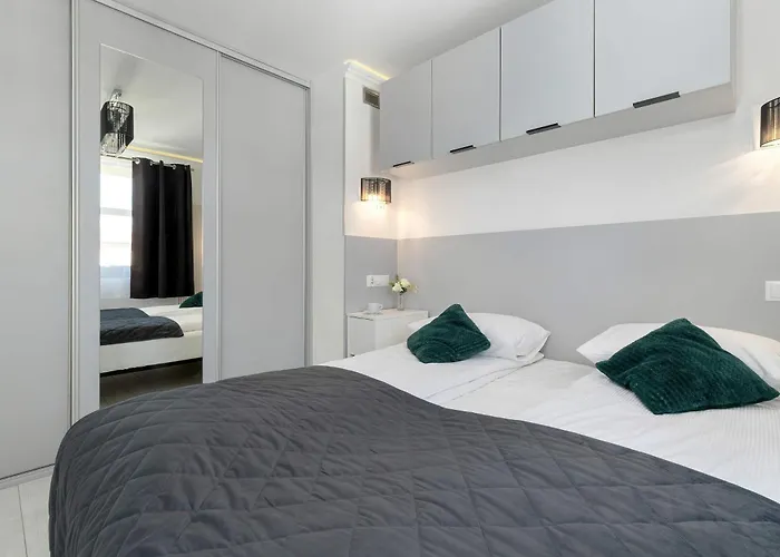 Spacious In For 8 People By Renters