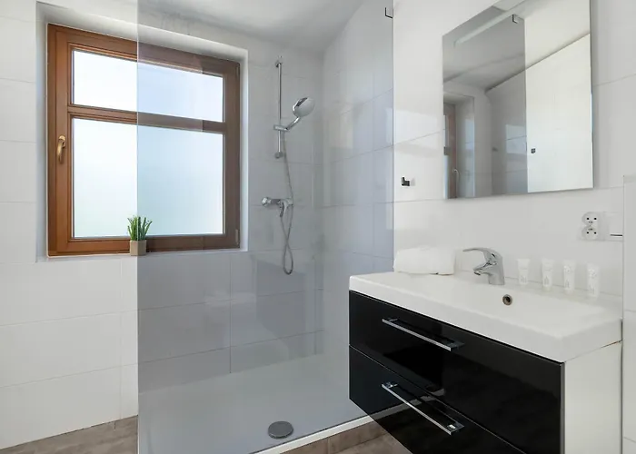 Spacious In For 8 People By Renters Σόποτ