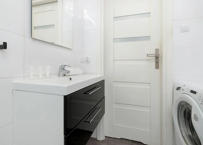 Spacious In For 8 People By Renters *