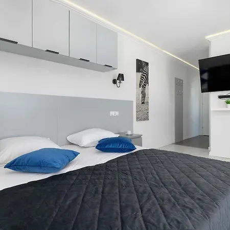 Διαμέρισμα Spacious In For 8 People By Renters