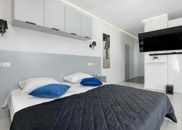 Appartement Spacious In For 8 People By Renters