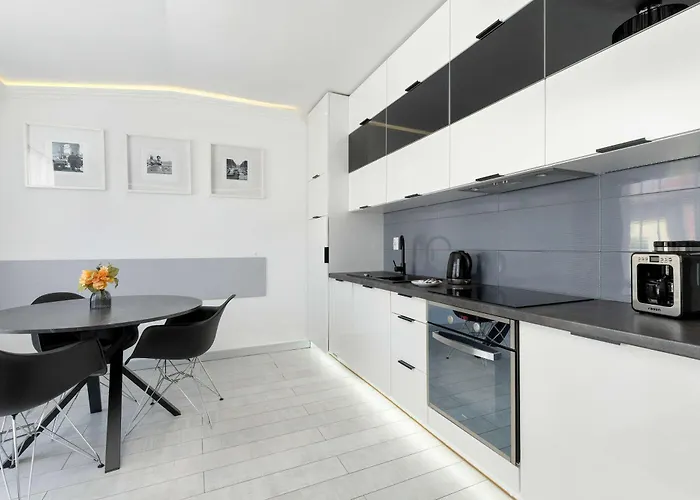 Spacious In For 8 People By Renters Lägenhet Sopot